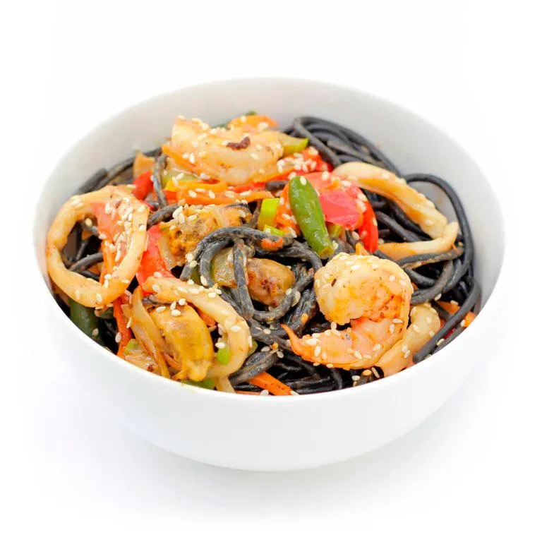 Wok Морепродукты в сливочном соусе 