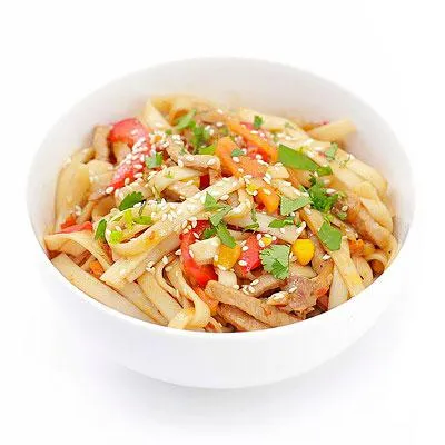 Wok с курицей по-тайски