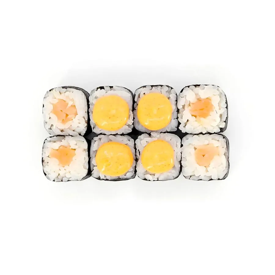 Мини ролл с лососем и соусом Спайси